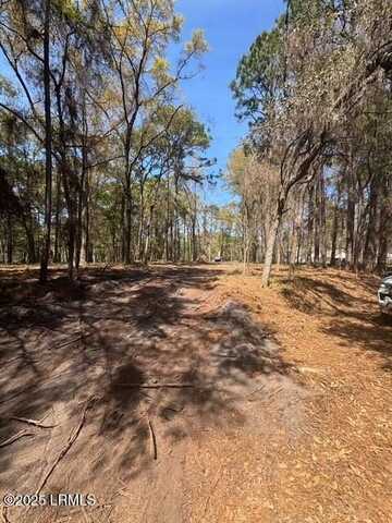 9 Woods Lane, Beaufort, SC 29907