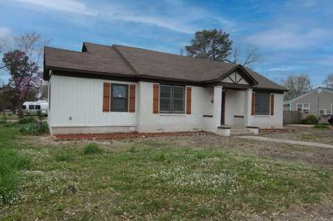 220 College St Street, Lonoke, AR 72086