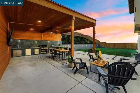 5296 Waterleaf Ln, Fairfield, CA 94534