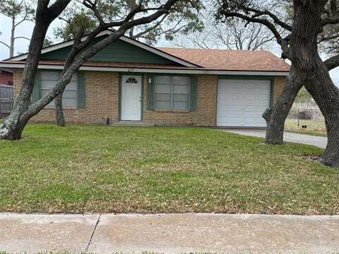 635 W Matlock Avenue, Aransas Pass, TX 78336