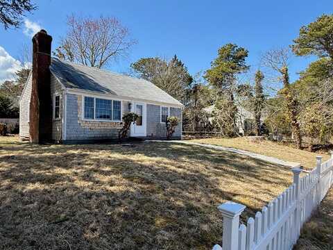 39 Meadow Brook Road, North Chatham, MA 02650