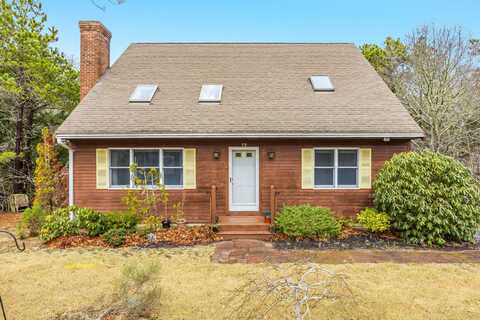 79 Pinewood Circle, Wellfleet, MA 02667