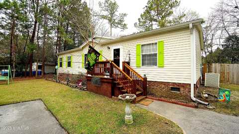 121 Bogue Forest Court, Newport, NC 28570