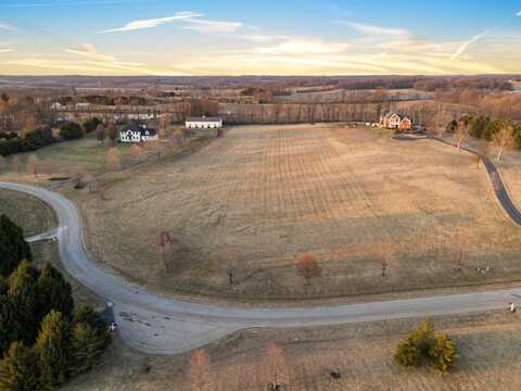 135 Glyn Carin Lane, Granville, OH 43023