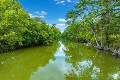105A Oleander Rd., Comfort, TX 78013
