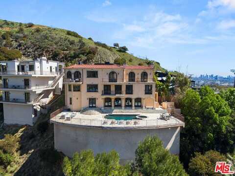 8027 Floral Ave, Los Angeles, CA 90046