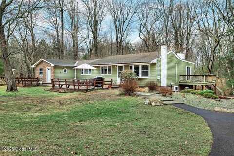 23 Leggett Road, Ghent, NY 12075