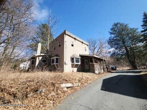 8 Pickering Lane, Brunswick, NY 12180