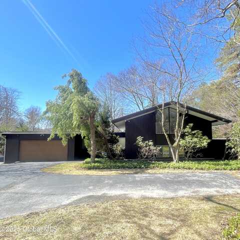 13 Oxford Road, Brunswick, NY 12180