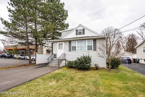 2 Lincoln Avenue, Colonie, NY 12205