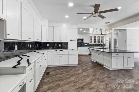 214 Lake Drive E, Thomasville, NC 27360
