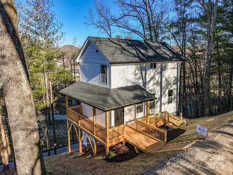 62 Toms Park Circle, Hendersonville, NC 28792