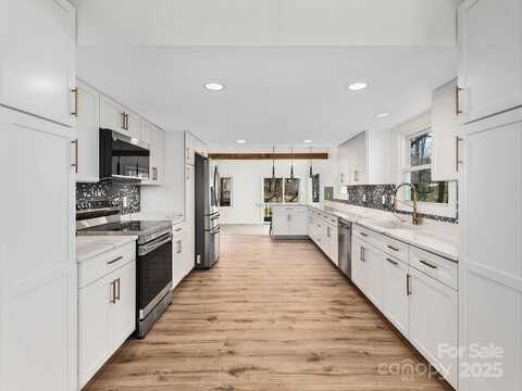 29 Timothy Lane, Waynesville, NC 28786