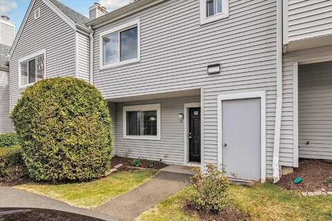72 Country Place, Shelton, CT 06484
