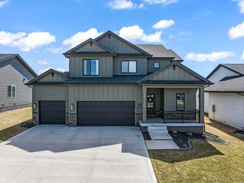 2110 Autumn Blaze Drive, Norwalk, IA 50211