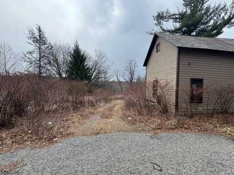 197 E Mill Rd, Washington, NJ 07853