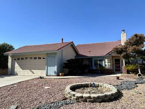 43729 Mikosasky Avenue, Lancaster, CA 93535