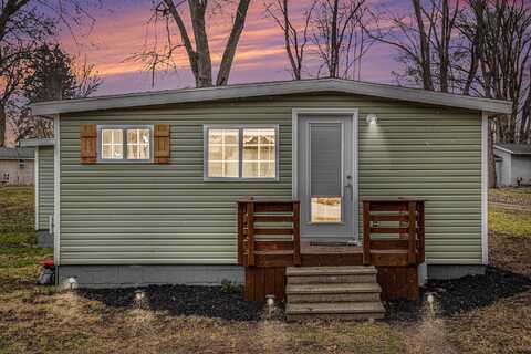 6597 Lakewood Drive, Delton, MI 49046