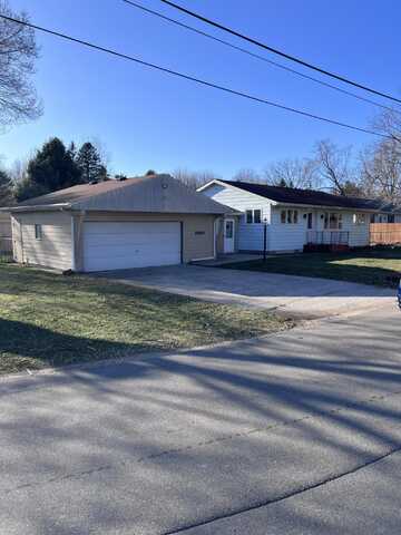 68190 Shirley Lane, Edwardsburg, MI 49112
