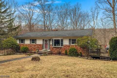 8 Lower Sunset Ter, Washington, NJ 07853