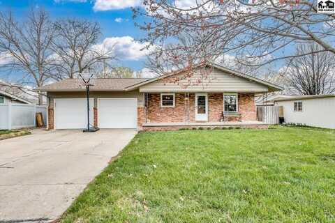 402 W 27th Ave, Hutchinson, KS 67502