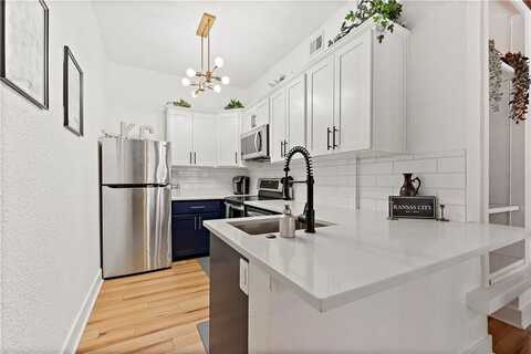 1111 W 46th Street, Kansas City, MO 64112