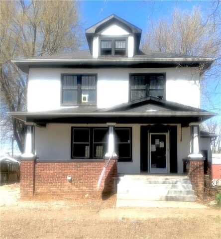 208 W Piankishaw Street, Paola, KS 66071