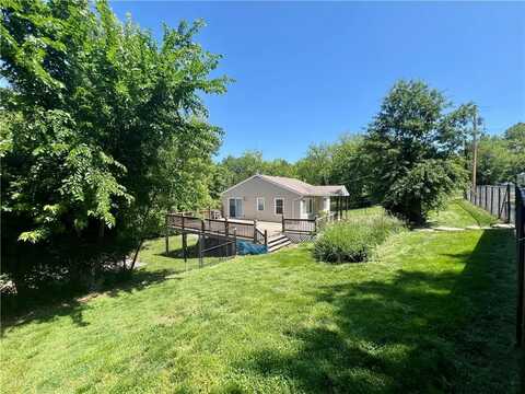 5812 NW PARKDALE Circle, Kansas City, MO 64151