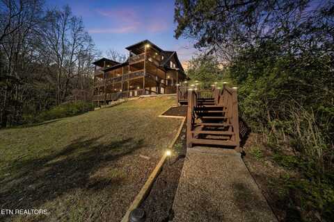 1909 Range Rd, Dandridge, TN 37725