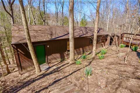 907 GEARY Road, Charleston, WV 25303
