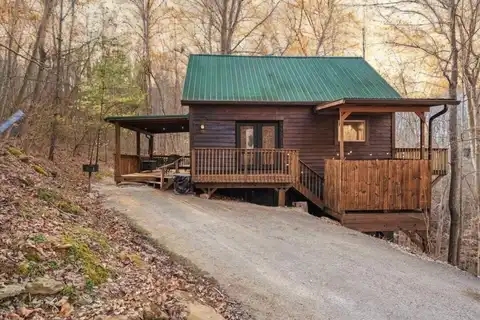 225 Platinum Drive, Slade, KY 40376