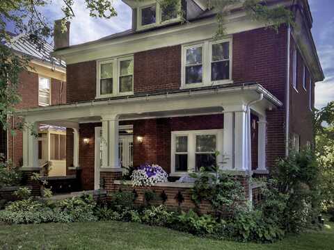 521 S Main St, Lexington, VA 24450