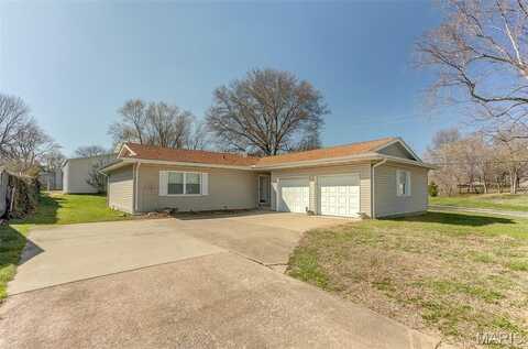 100 Lakewood Drive, Brighton, IL 62012