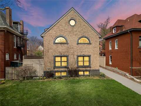 5089 Waterman Boulevard, Saint Louis, MO 63108