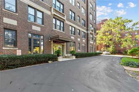 3438 Russell Boulevard, Saint Louis, MO 63104