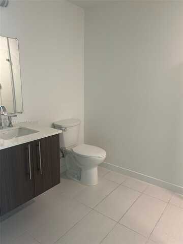 7825 NW 107th Ave, Doral, FL 33178