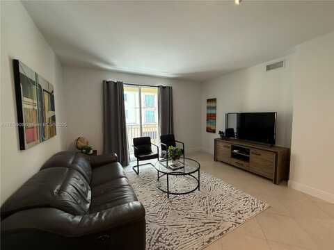 7285 SW 90th St, Miami, FL 33156