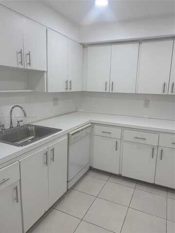 2821 N Miami Beach Blvd, North Miami Beach, FL 33160