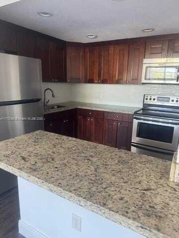 2175 NE 170th St, North Miami Beach, FL 33162
