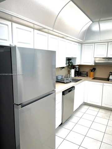 19370 Collins Ave, Sunny Isles Beach, FL 33160