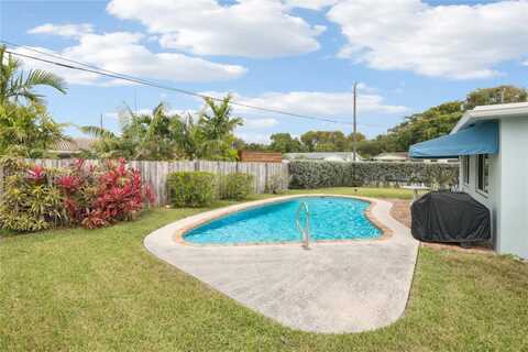 4499 NW 18th Ave, Oakland Park, FL 33309