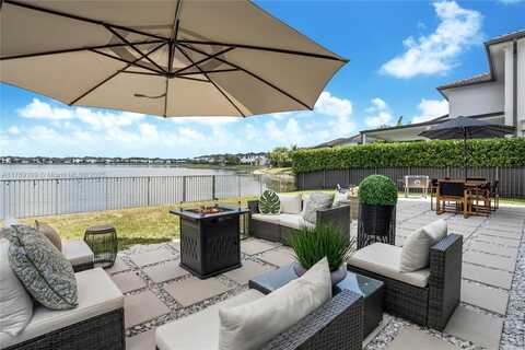 8823 NW 155th Ter, Miami Lakes, FL 33018