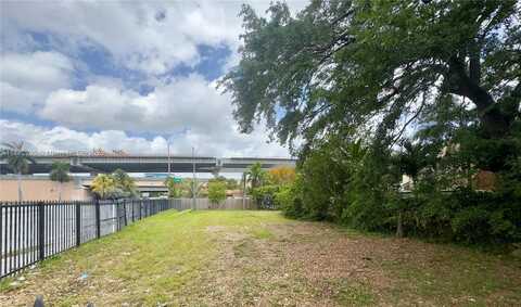 843 NW 17th Ave, Miami, FL 33125