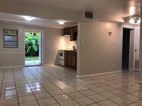 725 SW 8th Ave, Hallandale Beach, FL 33009