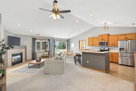 340 E Veterans Way, Mukwonago, WI 53149