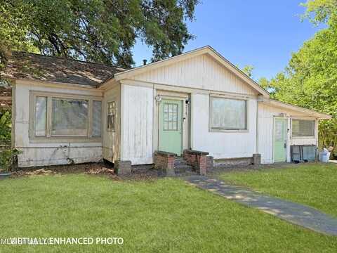 718 Signal Street, Ocean Springs, MS 39564