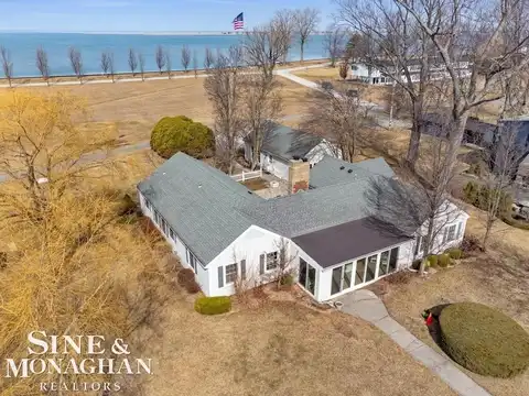 9811 S Channel, Harsens Island, MI 48028