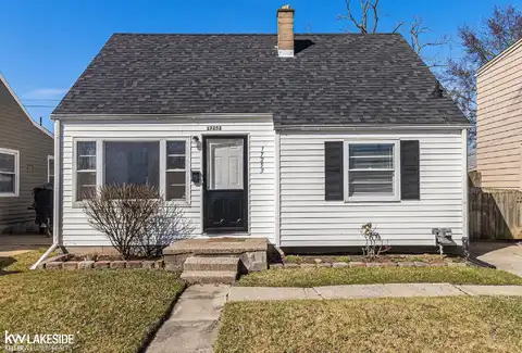 17253 Lowell, Roseville, MI 48066