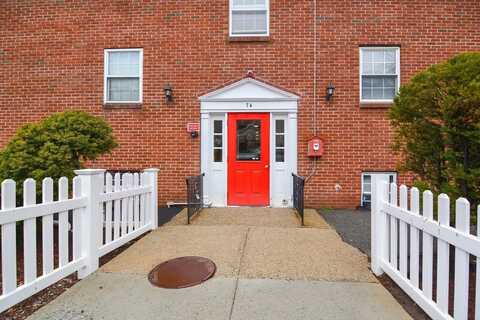 74 Springvale Ave, Chelsea, MA 02150