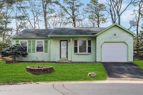 7 Greenmeadow Lane, Whiting, NJ 08759